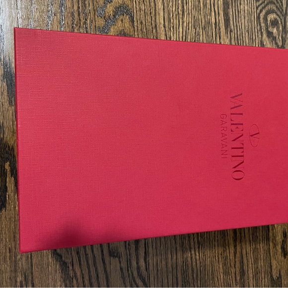 NWT and original box Valentino Garavani mules. Size: EU 39. - Picture 7 of 7